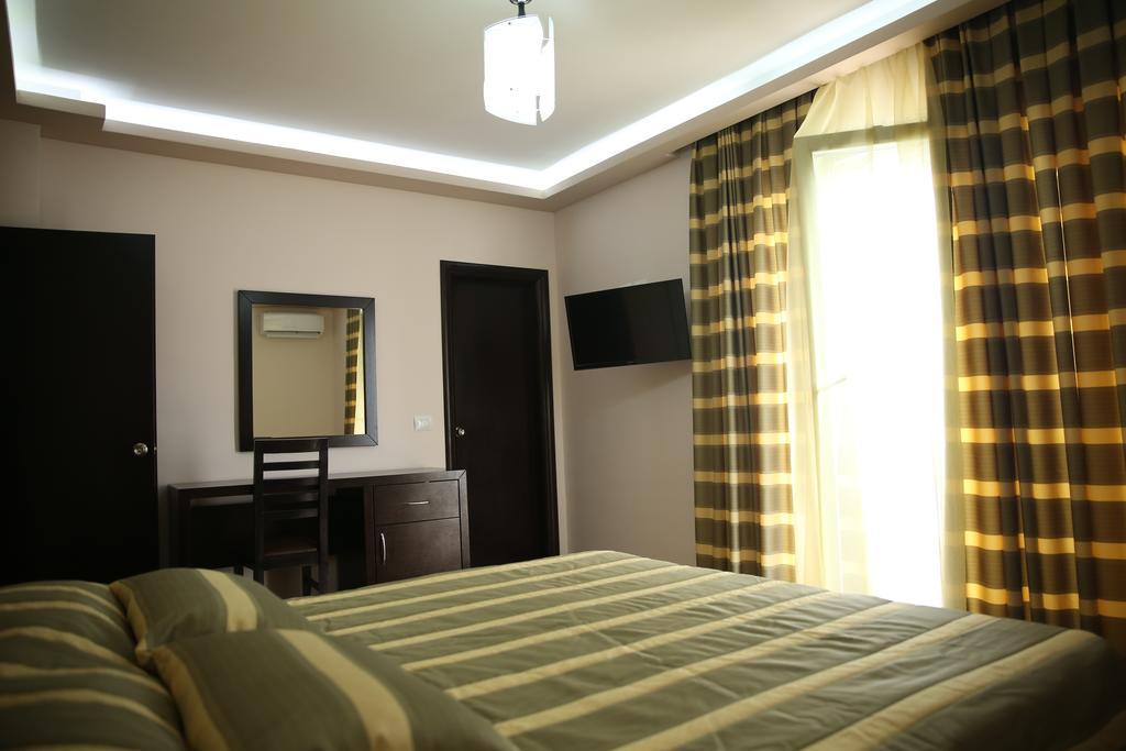 Hotel Pogradeci Номер фото