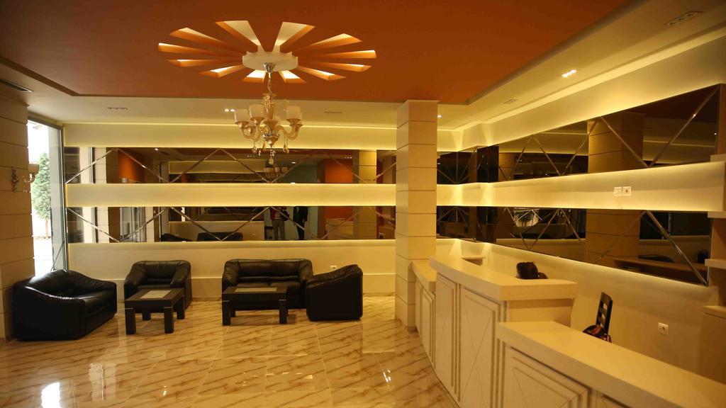 Hotel Pogradeci Экстерьер фото